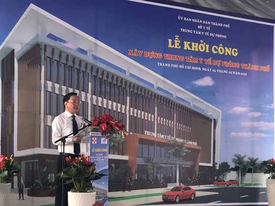 Prof. Dr. Nguyen Tan Binh - Director of HCMC Health Department at the groundbreaking ceremony (photo SGGP)