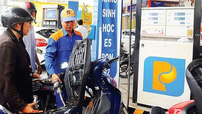 Xăng dầu đồng loạt tăng giá, tăng thêm đến 638 đồng/lít