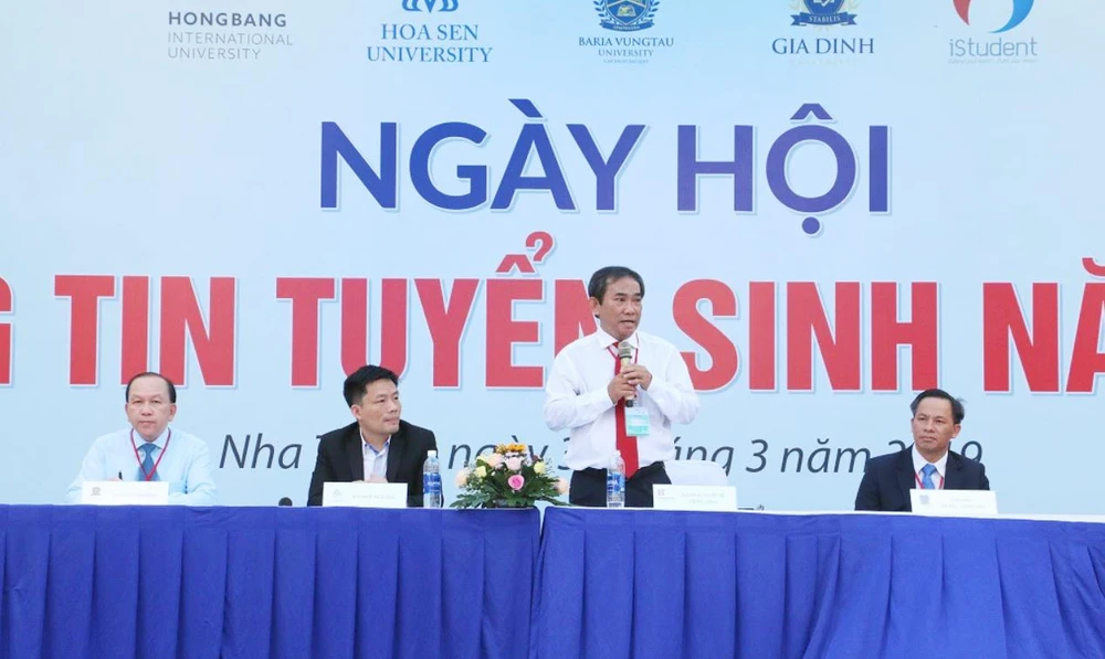  NGND.PGS.TS Hồ Thanh Phong - Hiệu trưởng Đại học HIU phát biểu tại Ngày hội Thông tin tuyển sinh 2019