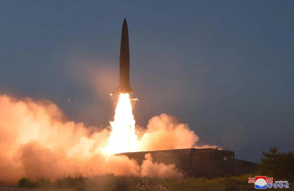 Hình ảnh về vụ phóng tên lửa mới của Triều Tiên, do KCNA phát hành vào ngày 26-7-2019. Ảnh: KCNA/REUTERS