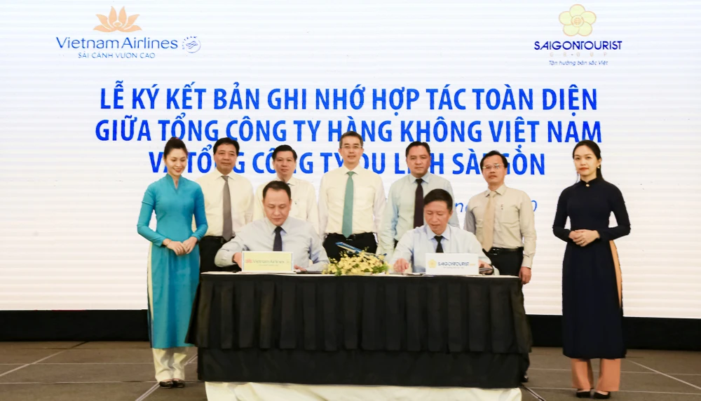Saigontourist Group và Vietnam Airlines ký kết hợp tác toàn diện