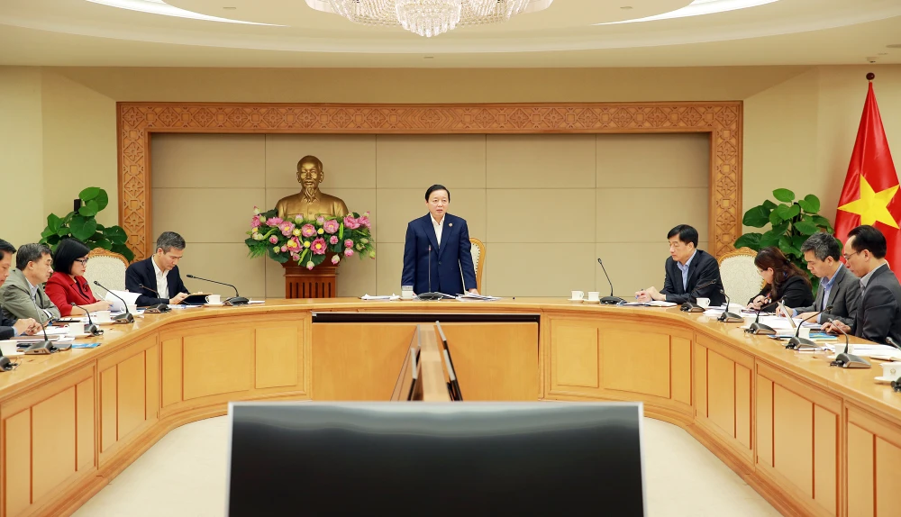 Phó Thủ tướng Trần Hồng Hà chủ trì cuộc họp, sáng 1-3-2023, tại Trụ sở Chính phủ.