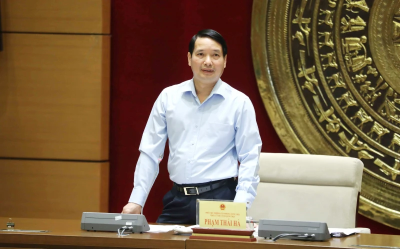 Phó Chủ nhiệm Văn phòng Quốc hội, Trợ lý Chủ tịch Quốc hội Phạm Thái Hà chủ trì phiên họp 