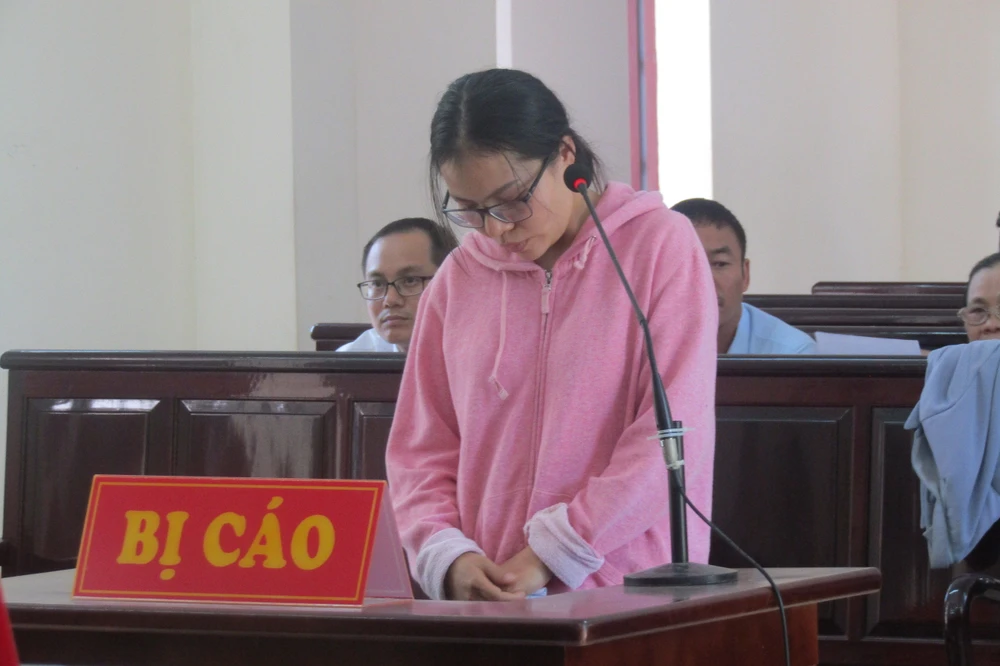 Bị cáo Phan Thị Huyền tại phiên tòa