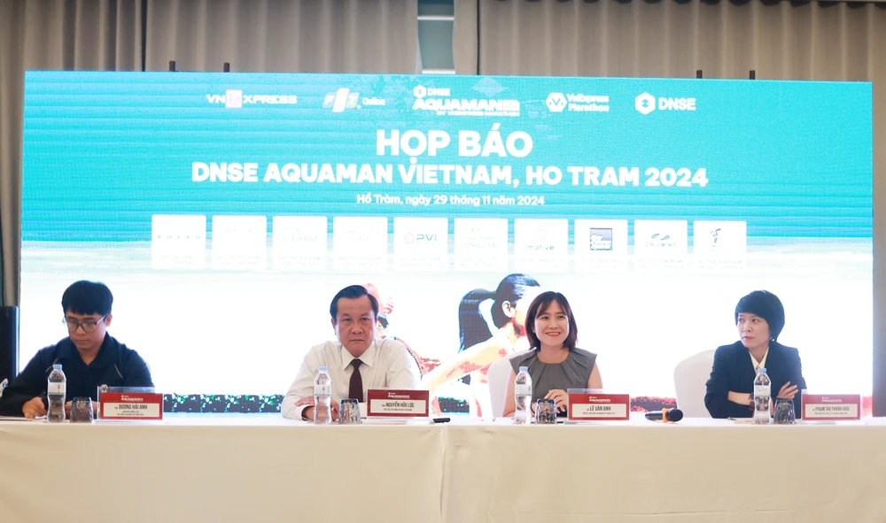 Buổi họp báo cung cấp thông tin về giải thể thao hai môn phối hợp (bơi-chạy) DNSE Aquaman Việt Nam Hồ Tràm 2024. Ảnh: ĐỨC ĐỒNG