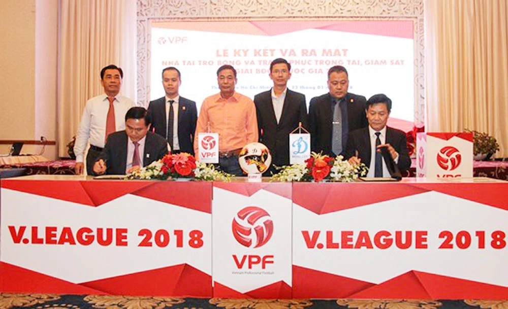 Bóng đá Việt Nam đang dần thu hút sự quan tâm của các doanh nghiệp trong nước