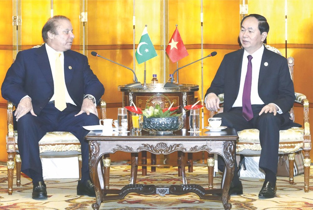 國家主席陳大光會見巴基斯坦總理謝里夫。（圖源：紅藍）
