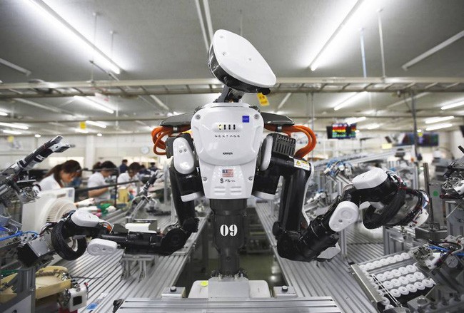 富士康有意用更多機器人取代現有人手。（圖源：路透社）