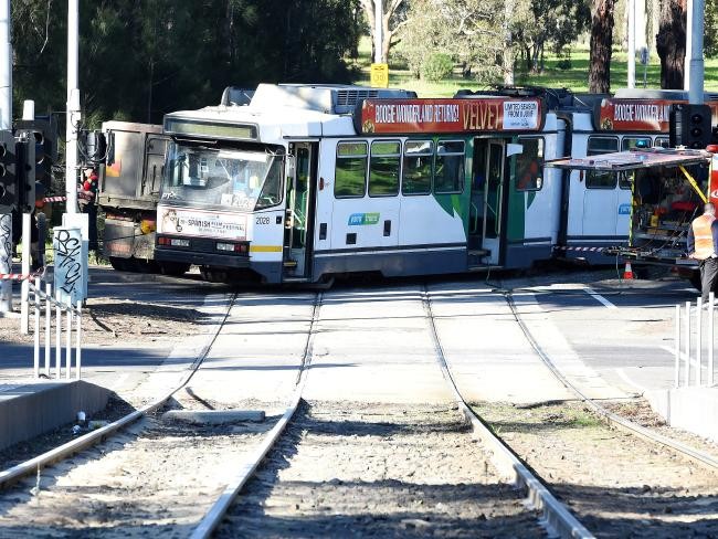 圖為澳大利亞維州發生電車與卡車相撞事故，造成 29人受傷。（圖源：互聯網）