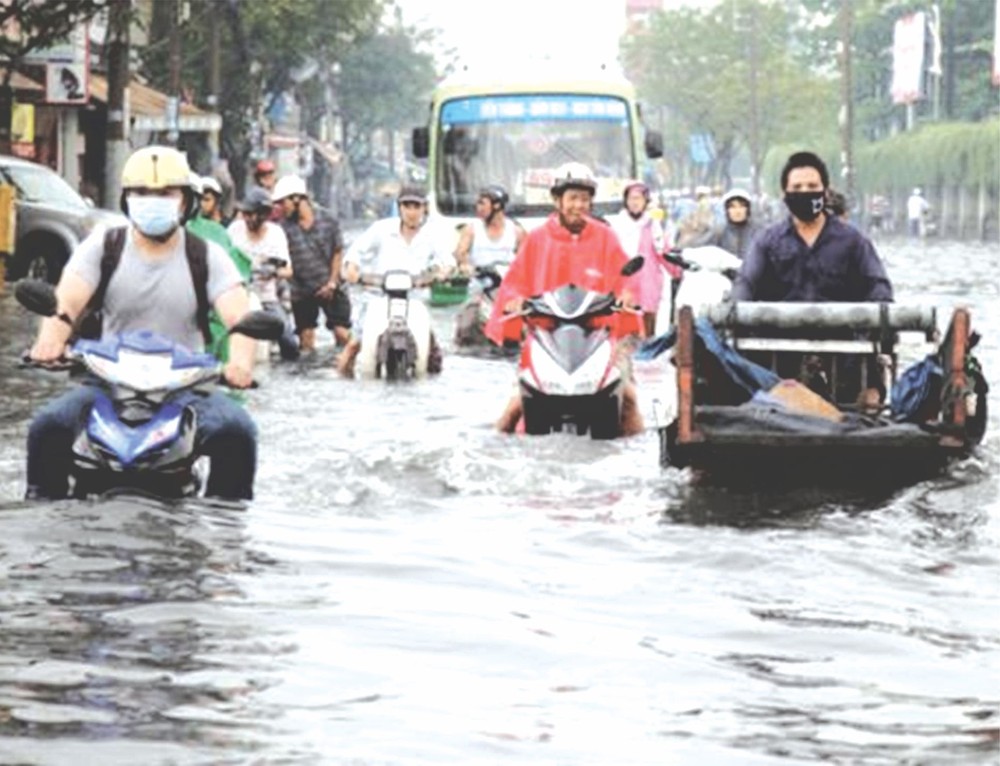 若干街道每逢降雨就嚴重受淹。