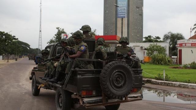 圖為剛果士兵在街上巡邏。（圖源：互聯網）
