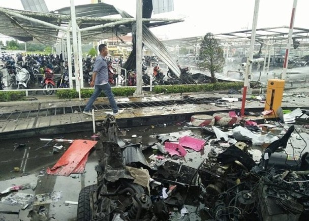 泰國北大年府一間大型超級市場昨(19)日接連發生爆炸，造成多人受傷。（資料圖片：AFP）