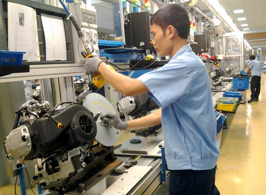 越南企業須不斷更新機械設備，以能趕 上地區各國同業的迅猛發展。(示意圖源：互聯網)