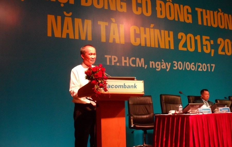 圖為新任董事長楊功明在Sacombank股東大會上發表講話。（圖源：互聯網）
