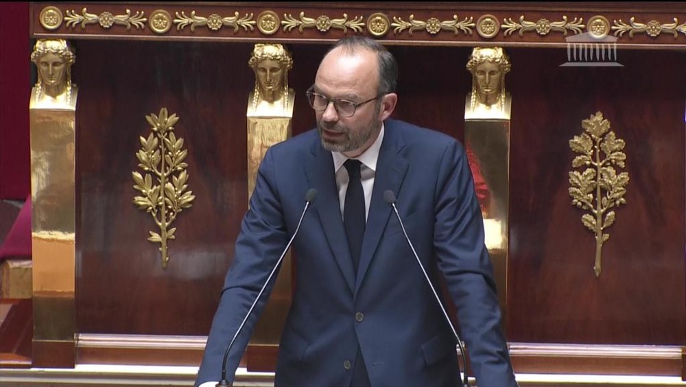 法國總理愛德華‧菲利普在國民議會會議上發表演講。（圖源：法國議會）