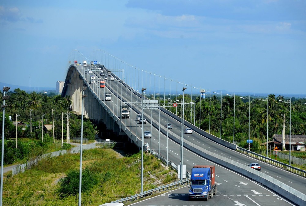 胡志明市-隆城-油曳高速公路的隆城橋。