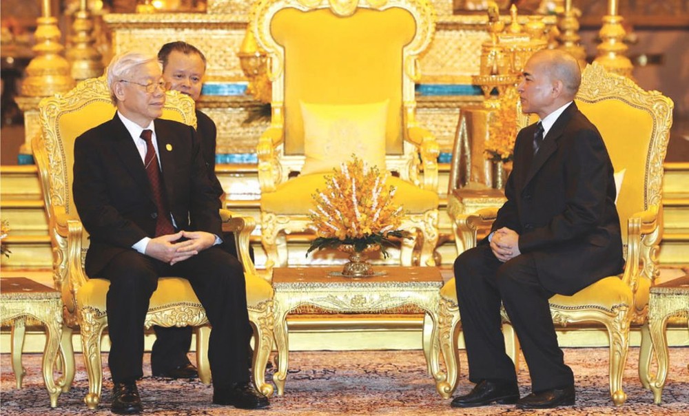 阮富仲總書記與柬埔寨國王西哈莫尼舉行會談。（圖源：越通社）