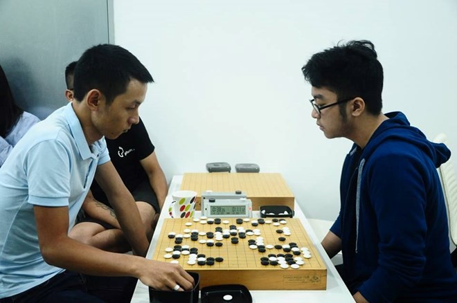參加第十四屆河內市圍棋錦標賽的棋手。(圖源：互聯網)