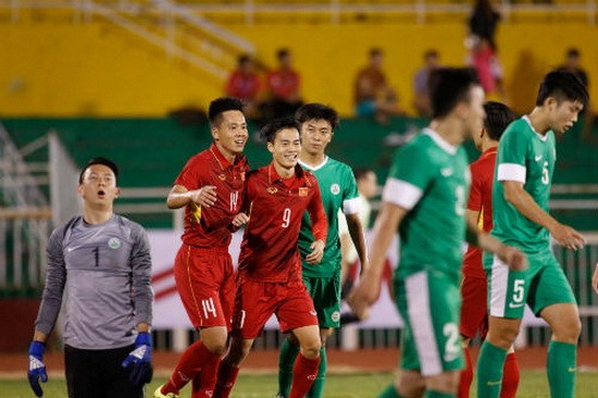 越南隊(紅衣)以8-1的比分大勝澳門隊。（圖源：互聯網）
