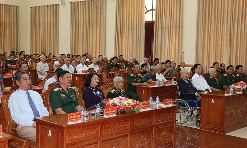 多位原國家領導人出席了第九軍區黨委、司令部舉行的各時期軍區黨委委員聚會。（圖源：懷清）