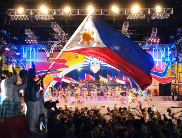 2015年新加坡東運會閉幕儀式上，菲律賓答應接手承辦2019年東運會。但因菲南部激戰中，菲律賓宣佈棄辦2019東運會。（圖源：互聯網）