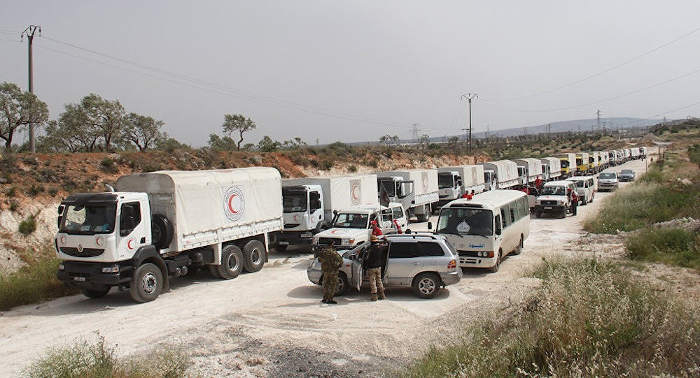 首批開往敘利亞東古塔衝突降級區的人道車隊已於25日啓程。（圖源：AFP）