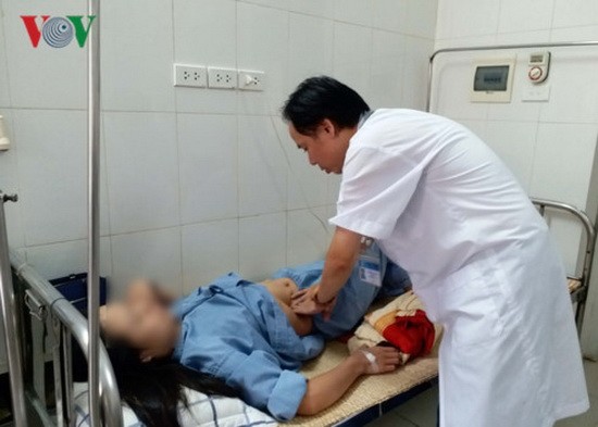 登革熱患者在醫院接受治療。（圖源：VOV）