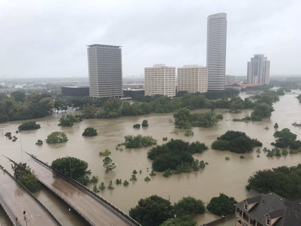 得克薩斯州休斯敦市可見市區全被颶風所帶來的洪水、雨水淹沒。（路透社）