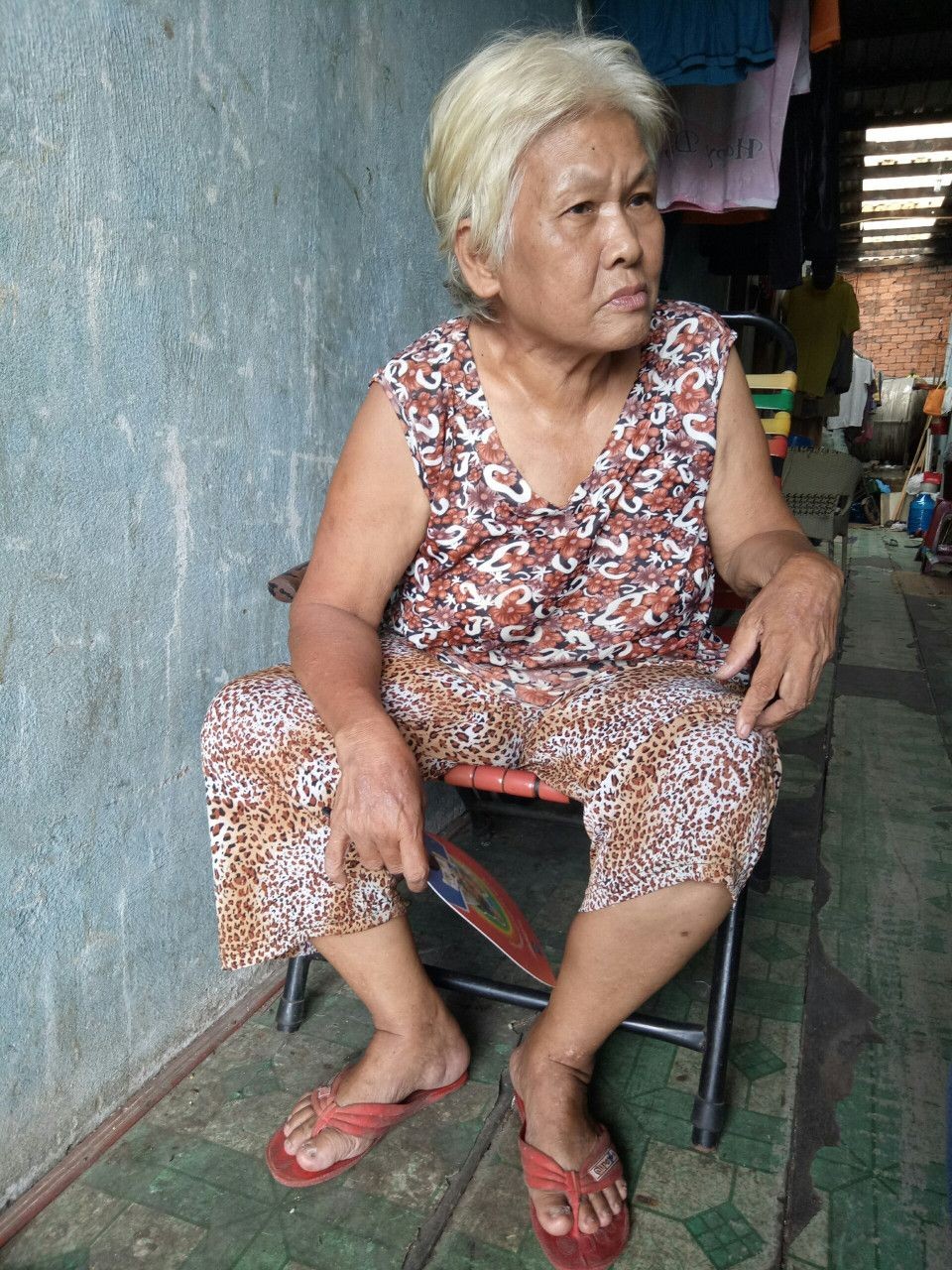 自從雙腳疼痛厲害，吳桂妹的生活更加困難。