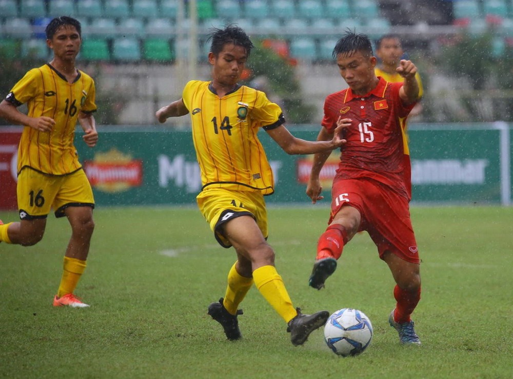 越南（紅色）對汶萊隊比賽一瞥。