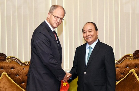 政府總理阮春福接見德國大使克里斯蒂安·伯格(Christian Bergert)。（圖源：VGP）