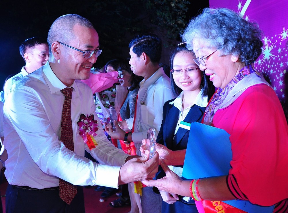 印尼患者王優華獲得國際抗癌勇士稱號。