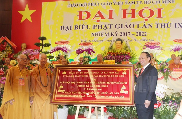 2017-2022年任期第九屆市佛教代表大會開幕式昨(7)日在第十郡越南國寺舉行。