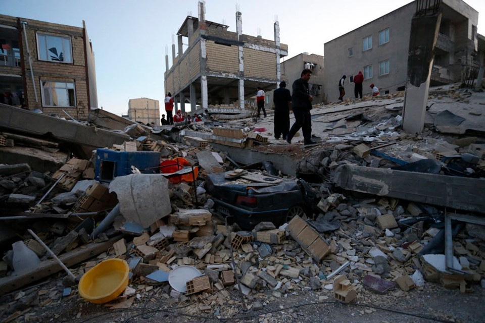兩伊邊境強震致 5340 多人傷亡，到處一片狼藉。（圖源：Getty）