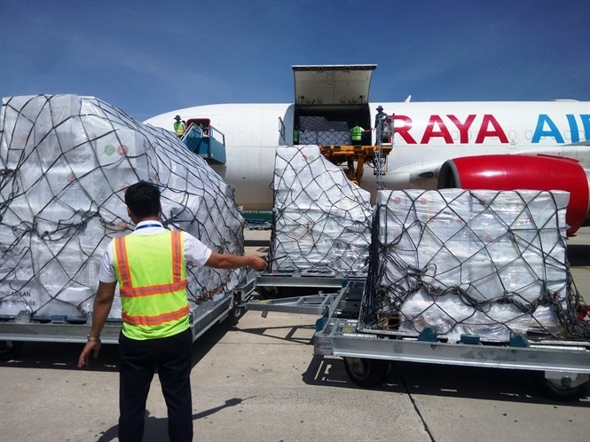 東盟賑濟物資運抵金蘭機場。（圖源：黎慶）