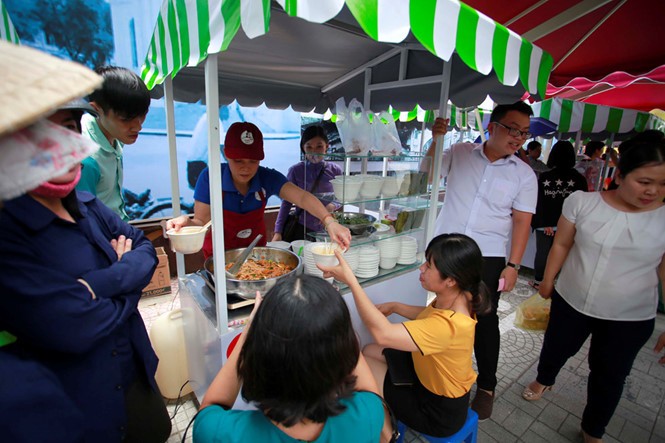 第一郡擬增設多條小食街。（圖源：互聯網）