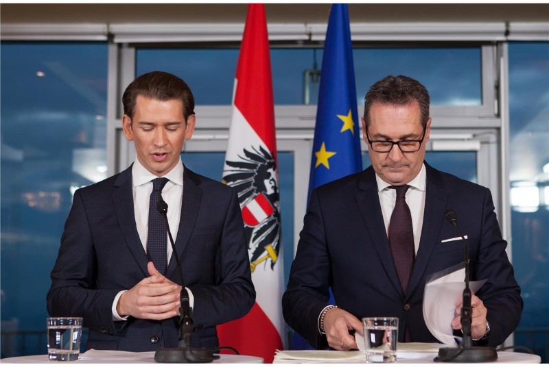 施特拉赫（右）表態不考慮脫歐公投，而庫爾茨（左）則承諾會爭取更多的權力下放。（圖源：法新社）