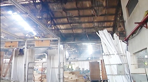隔熱板是導致守德郡某廠房發生火警的原因。