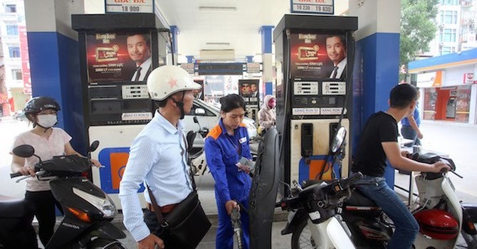 柴油昨起每公升上漲 360 元；A95型汽油保持原價。（示意圖源：互聯網）