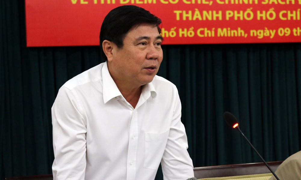 市人委會主席阮成鋒同媒體談及第一郡人委會副主席段玉海遞交辭呈事宜。