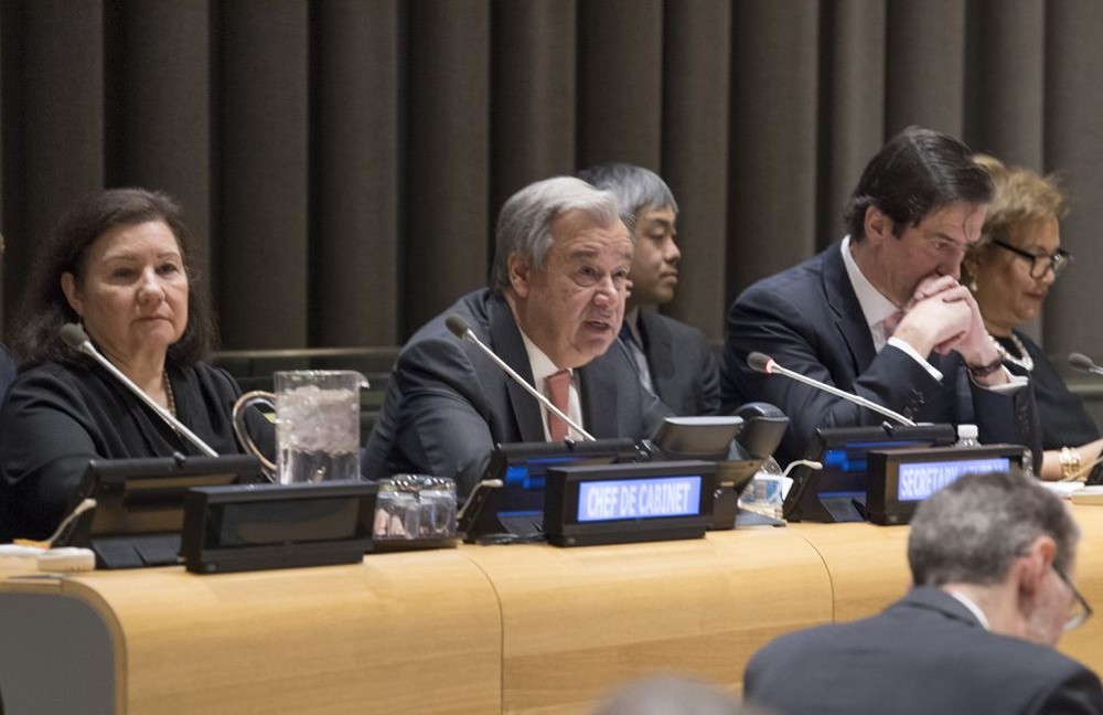 聯合國秘書長古特雷斯(左二)當地時間16日向聯大闡述了他所認為的2018年應該給予關注的12大問題。（圖源：聯合國）