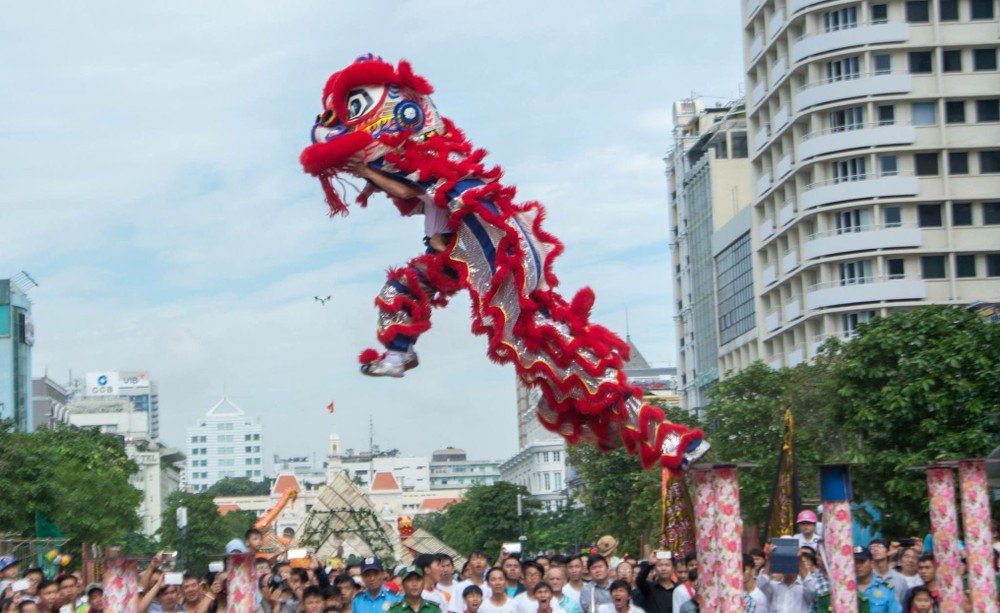 衡英堂去年在阮惠步行街表演的節目。