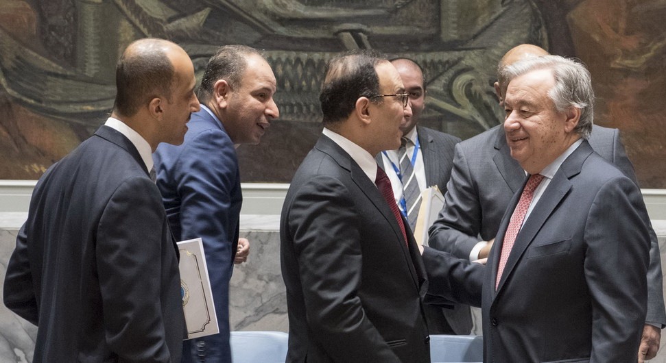 聯合國秘書長古特雷斯(右一)出席就中東局勢問題舉行的安理會會議。（圖源：聯合國）