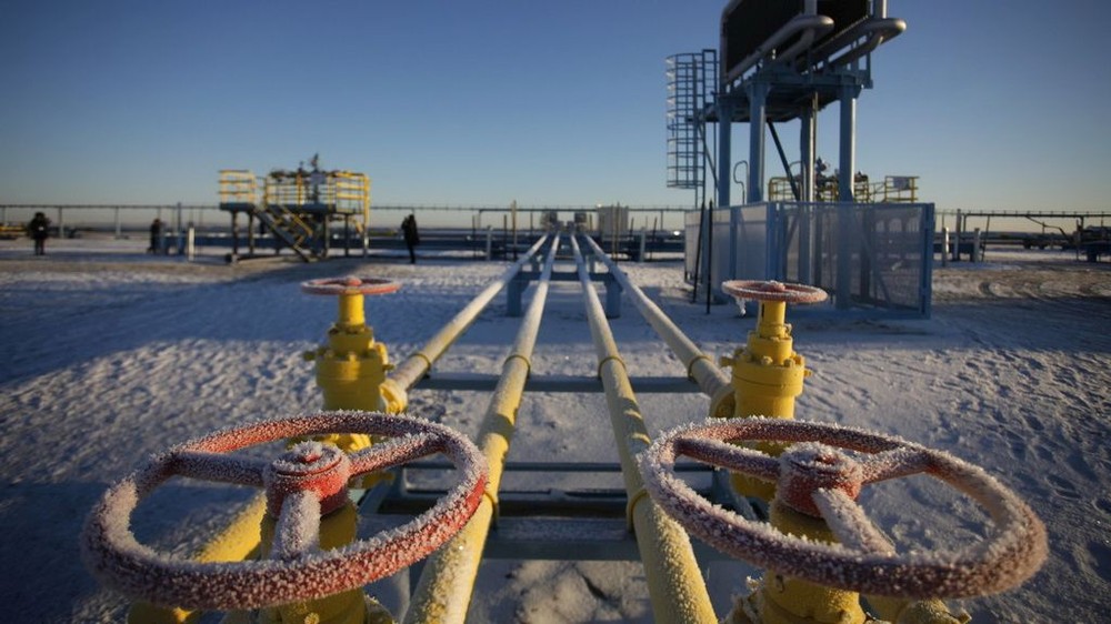 俄羅斯不滿仲裁停止向烏克蘭供氣，烏克蘭自當地時間3月2日起陷入“天然氣危機”。（圖源：彭博）