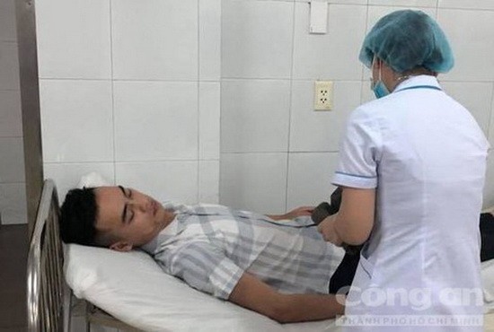 記者永仁遭毆打後到醫院檢查傷勢。（圖源：市公安報）