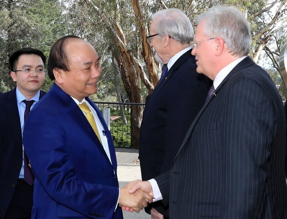 阮春福總理探望澳大利亞國立大學。（圖源：統一）