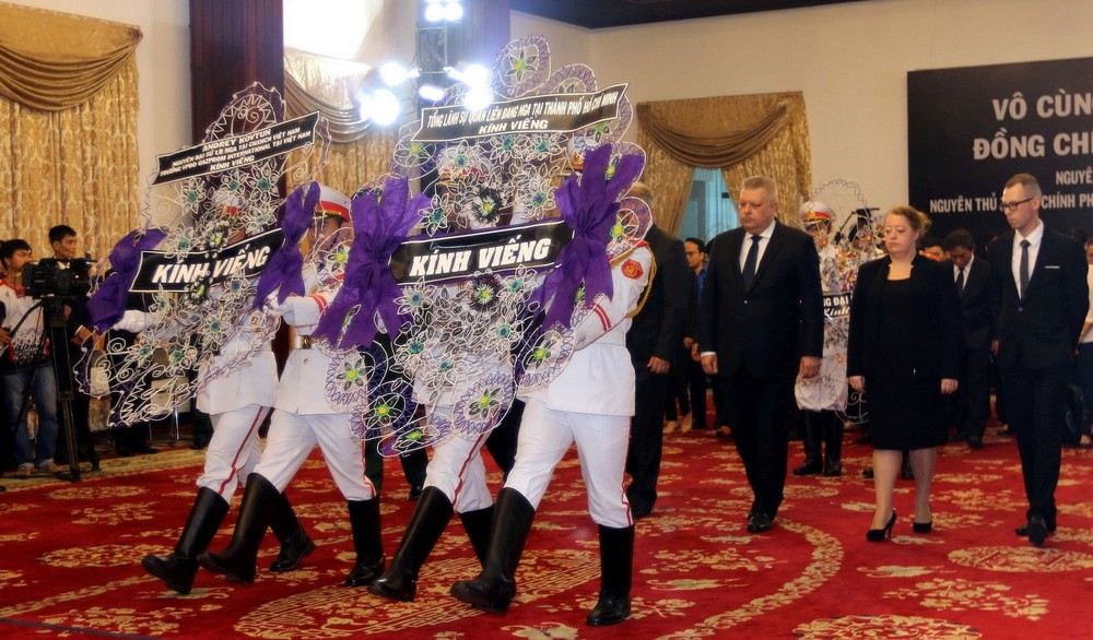 俄羅斯總領事館代表團在統一會場弔唁原政府總理潘文凱。