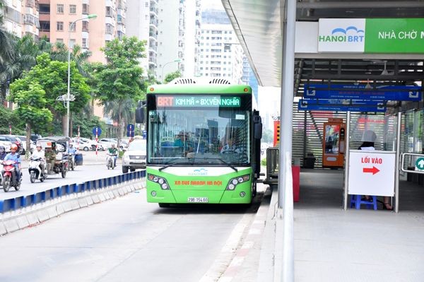 圖為河內市的BRT高速巴士線。（圖源：謝孫）