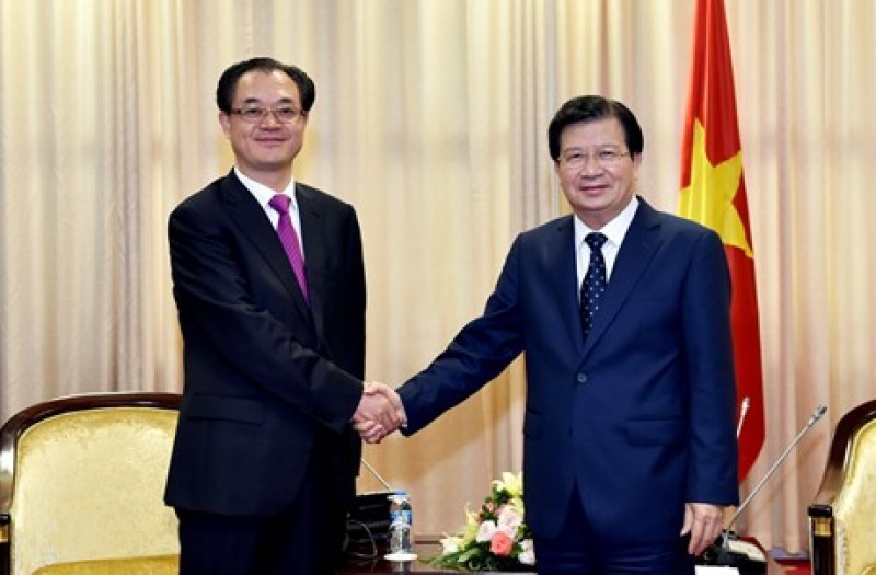 政府副總理鄭廷勇(右)接見中國重慶市副市長劉桂平。（圖源：VGP/日北）