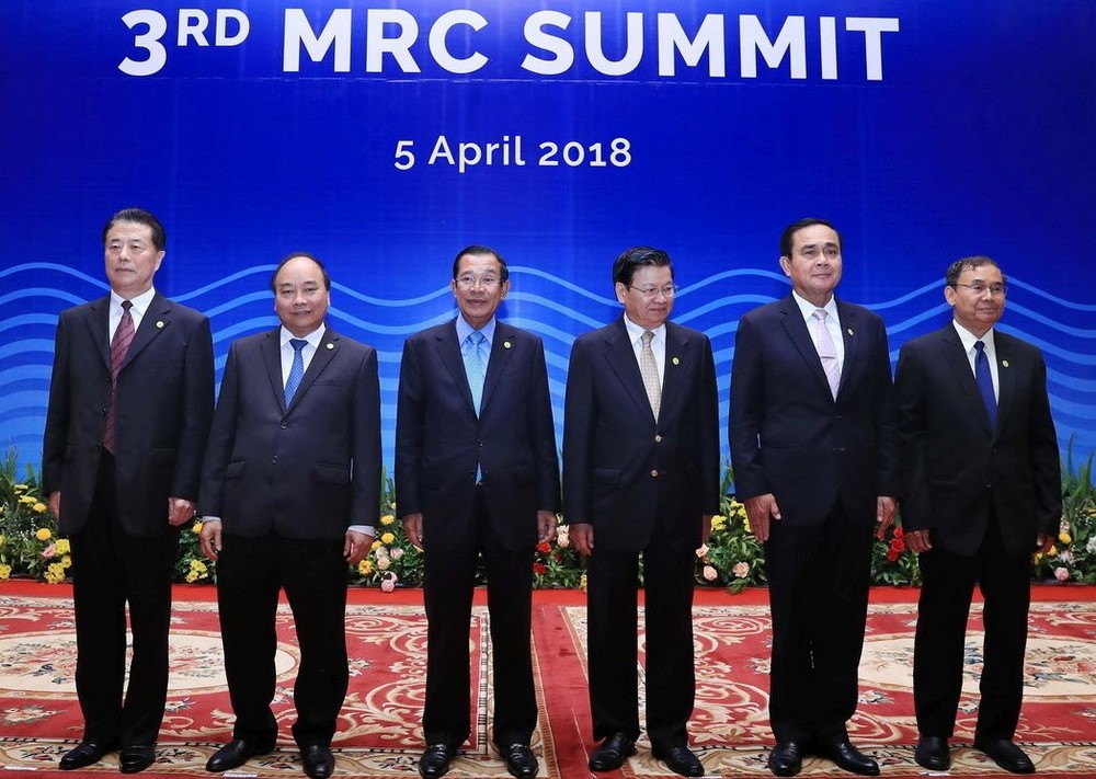 阮春福總理與各國領導合照。（圖源：統一）